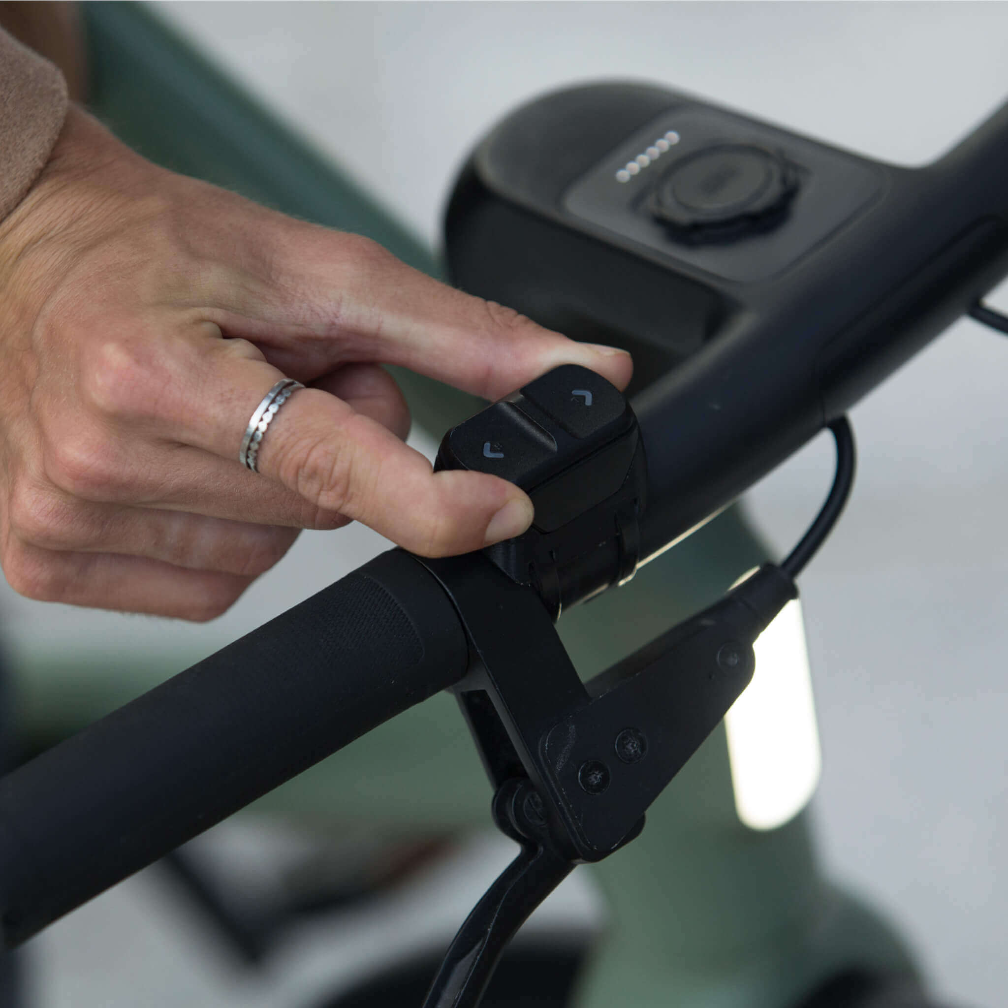 UNIT 1 Turn Signals on Handlebar